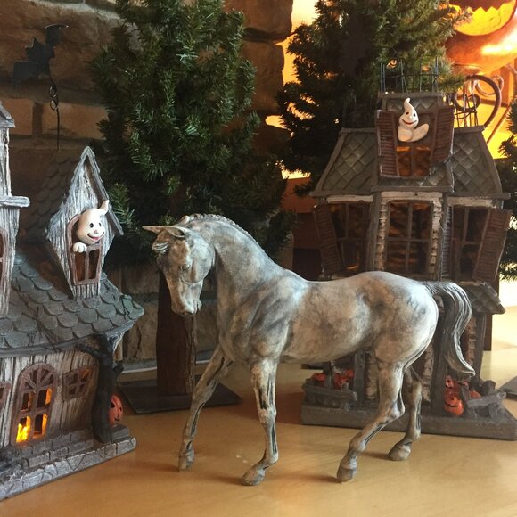 RARE/MINT Breyer Retired Limited Edition Halloween Horse Series: 2004 “Cryptic” - Picture 9 of 16